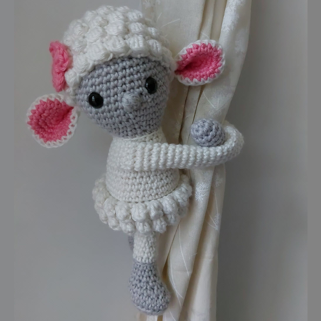 Crocheted Lamb Tie Back